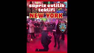 New York da görevli polis sevgilisine sürpriz evlilik teklifi yaptı    #keşfet #abd