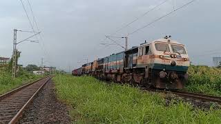 The beauty of humming Electromotive diesel locomotives - WDG-4 Kazipeth (KZJ) twins