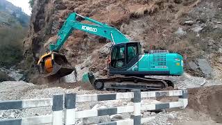 MB-S18 screening bucket installed on a Kobelco SK220 excavator