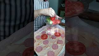 Yummy Homemade Pizza😋#shortvideo #subscribe #short#shorts#pizza #yummy #recipe #tasty #delicious#wow