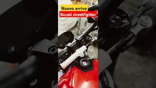 Ducati streetfighter V2 che forme..!!