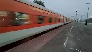 Honking HWH WAP7 !! 12301 Howrah - New Delhi Rejdhani Express... At - 125KMPH..