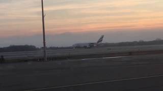 (3) Start eines Airbus A380 Emirates