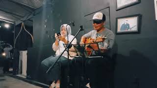 Edaaaann suaranya mirip mulan jamela🤯  RISALAH HATI - DEWA 19 (Cover) joko tingkir cafe