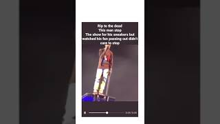 Travis Scott Singing while watching his Fan dying 😲😲😲