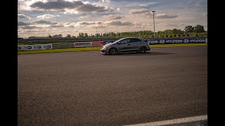 Honda Civic Type R FK2 Chasing Porsche Cayman - Slovakiaring