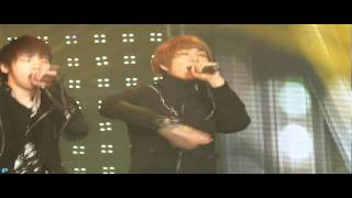 [fancam] 111215 SHINee Onew's hair flip @ Lotte Free Christmas Concert