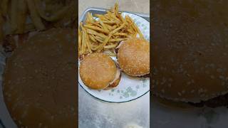 Chicken Fillet Burger 🍔 #trending #food #shorts #reels #viral #burger #chicken #youtubeshorts #trend