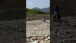 Riding 30yo DR250 on dry river bed #shorts