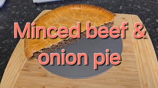 Minced beef and onion pie