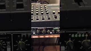 Drawmer DL241 Studio Compressor drums