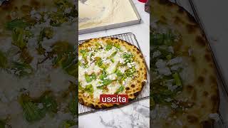 Amanti di un topping con i Fiori di Zucchina diverso dal solito? Provate con la Feta in uscita! 👌