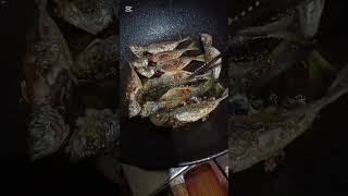 Fried fish #asmr #satisfying #friedfish #food #shortvideo