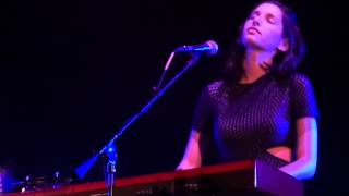 Lucy Schwartz - In The Arms (School Night at Avalon 10/21/13)