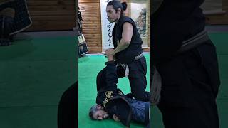 Como controlar o oponente no chão 🥷🔥 #escoladeninjas #ninjutsu #budotaijutsu #ninja #bujinkan