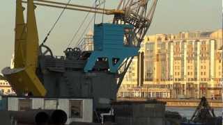 Harbour cranes