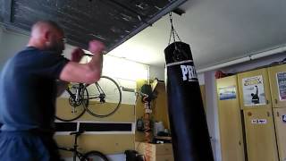 lorenzo selmi training Heavy bag round 2