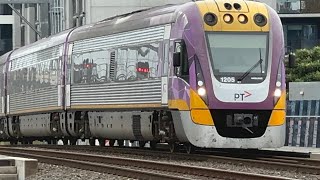 V/line velocitys going past Middle footscray station (Melbourne)  23/2/24