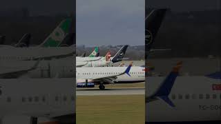 🛬 SunExpress Boeing 737-8HC TC-SOG landing at Munich Airport (MUC) #planespotting #aviation