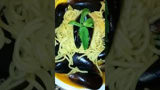 spaghetti au moules et sauce tomate🍝