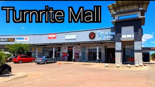 Turnrite Mall. Mogoditshane Tsolamosese.