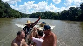 Guinchando a canoa e nois