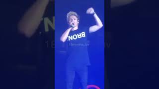 random cuz I'm bored #niallhoran #onedirection #asitwas