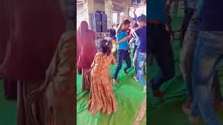 le photo 📷 le  par chhoti bachchi ne zabardast dance kiya