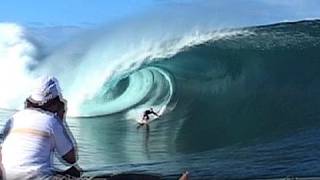 BILLABONG PRO TAHITI 2011 TEAHUPOO BIG STUFF