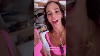 Rafa Kalimann faz vídeo com Bruna Marquezine e ironiza suposta rixa