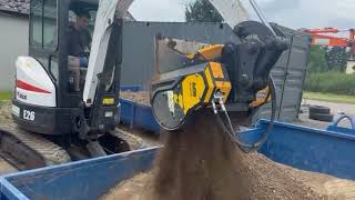 Efficient Soil Screening with the MB-HDS307 Shafts Screener