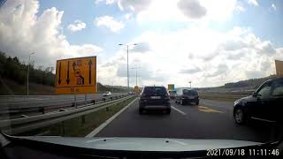 Идиот зауставља саобраћајна ауто-путу / Idiot stopping traffic on the highway