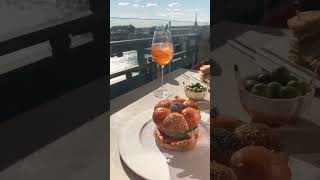 Lunch with a view🤩 This place is located in Cheval Blanc hôtel in Paris. #shorts #paris #rooftop