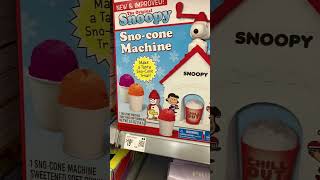 Classic Snoopy Snowcone Maker #dfaballin #snoopy #christmasdecor #christmasgifts #walmartfinds