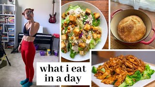 What I Eat in a Day // No-Knead Bread, Vegan Caesar + Broccoli Beef Soy Curls