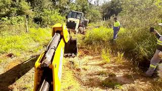 Retroescavadeira puxando pá carregadeira Case w20#(Backhoe loader pulling wheel loader)