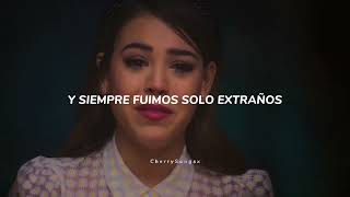 Danna Paola — Dos Extraños (Lucrecia & Valerio. Élite)