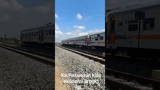 Di Brangkat kn kmbli dri St.Kiarcndong Ka.Pasundan klas ekonomi dgn tjuan akhir St.Gubeng Srabaya,