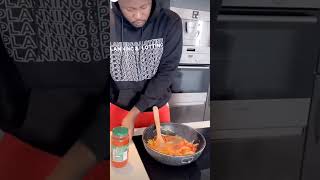 Medikal on Some Cooking sh*t 😍 #medikal #trending