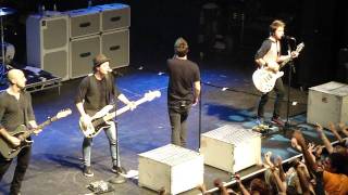 [11] Astronaut - Simple Plan Live in Chicago 11-21-11