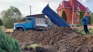 У нас ,опять всё перекопали.Установили газгольдер.