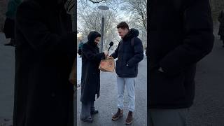 1€ oder Mystery Gift 🎁 #mysterygift #mysterybox #strassenumfrage #streetinterview #fyp #fy