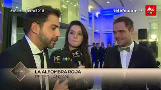 Peter Lanzani en la Alfombra Roja de los Martín Fierro con Grego Rossello y Mica Suárez | 3/6/2018