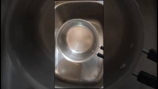 KITCHEN TIPS | Best way to CLEAN a Pan 🤩🤩 #tips #viral #shorts #germfree #cleaning