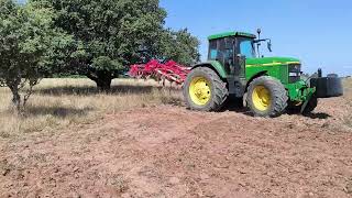 John Deere 7710 con grada Ovlac