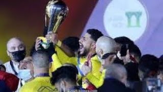 حجازي يرفع كأس السوبر السعودي/ الاتحاد السعودي يتوج الي اول مره بكأس السوبر السعودي في تاريخه