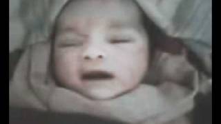 Dhalaan Yar oo dhahaya ALLAH, New Born Bby Saying  Allah.