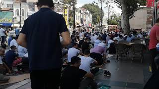 Friday prayers in the Grand Bazaar / صلاة الجمعة في الجراند بازار اسطنبول