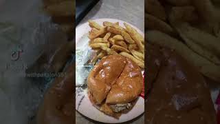 chicken burger🍔 with fries🍟#gass loadsheding#cookingwithpassion #foodielover #burgerlover#yummyfood