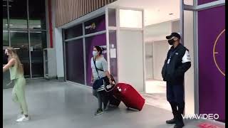 AEROPORTO INTERNACIONAL DO GALEÃO | RIO DE JANEIRO |  Foi muito bom abraçar a minha filha  Mariana.